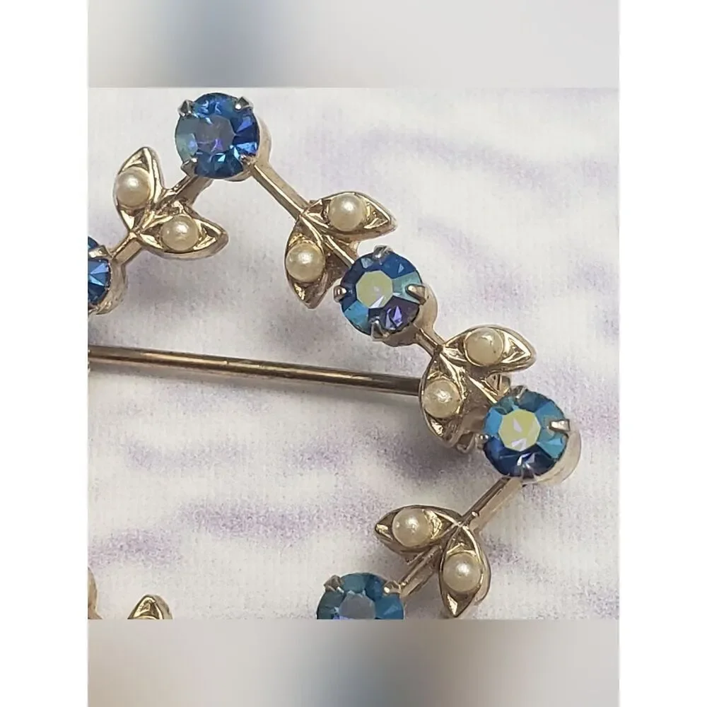 VINTAGE 1960s Dainty Square Floral Brooch Hat Pin Blue Aurora Borealis